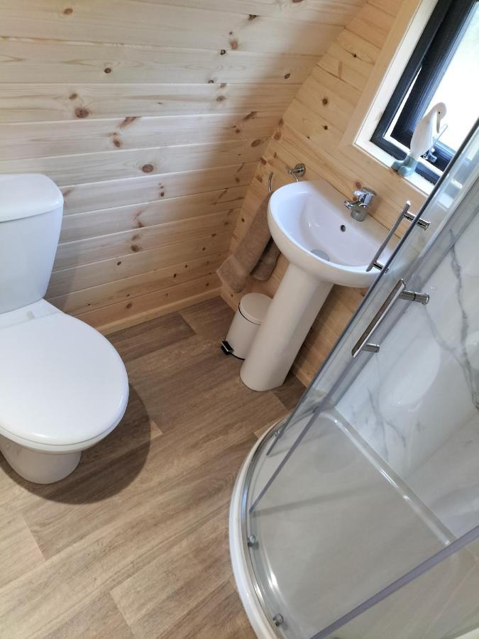 Gateway Glamping Hotel Farranfore Ngoại thất bức ảnh